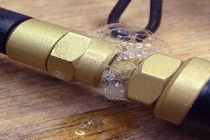 What to do when you suspect a gas leak in the kitchen