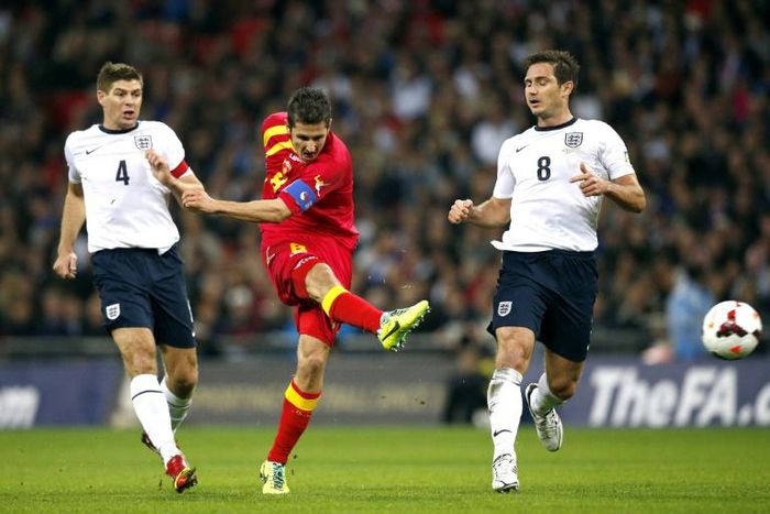 Gerrard thinks Chelsea should have supported his former England team-mate Lampard