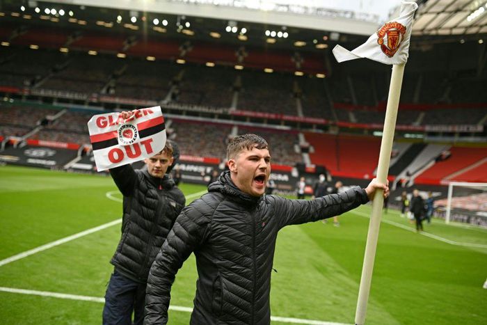 Manchester United fans stormed the Old Trafford pitch to voice their anger at the club's American owners, the Glazer family