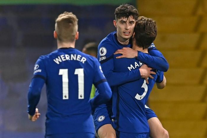 Chelsea midfielder Kai Havertz (C) celebrates against Everton