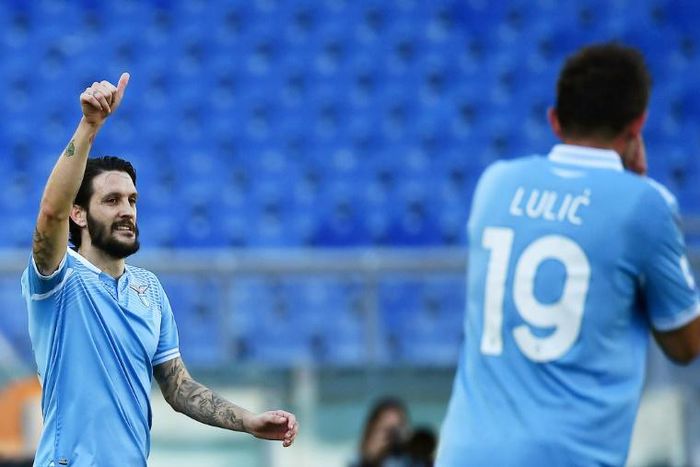 Luis Alberto (L) got Lazio back winning in Serie A against Sampdoria.