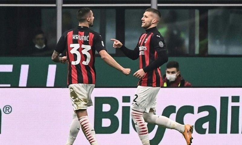 AC Milan's Croatian forward Ante Rebic (R) and Bosnian midfielder Rade Krunic have both recovered from coronavirus.