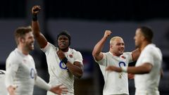 Late show: England celebrate their dramatic Six Nations win over France