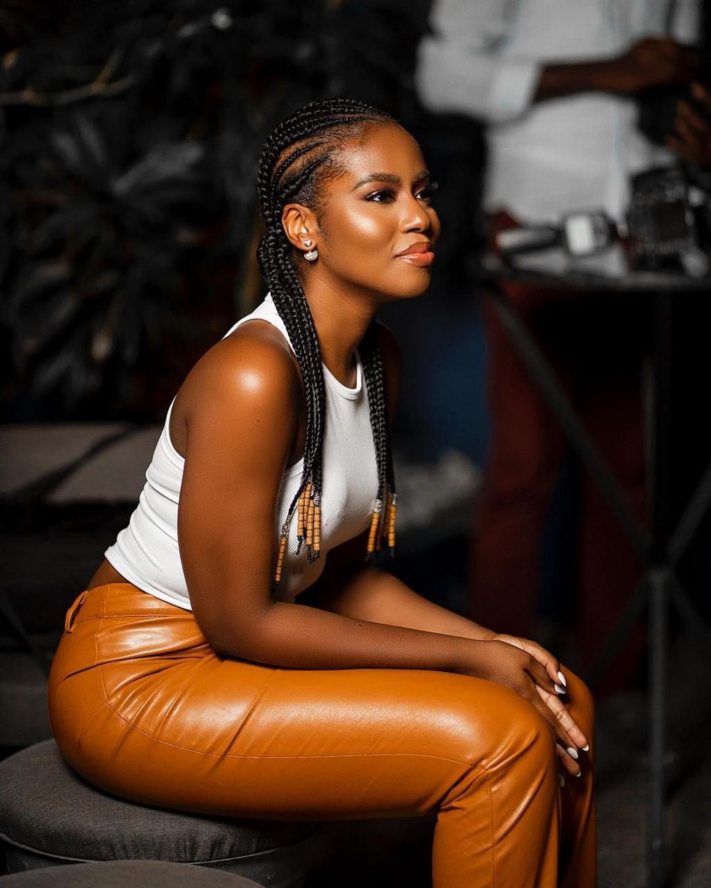 MzVee