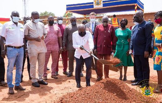 Akufo-Addo cuts sod