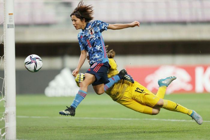Japan's Mana Iwabuchi has joined Arsenal Women