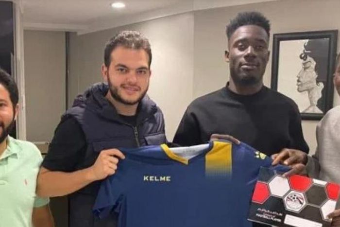 Winful Cobbinah (2nd from right, being unveilled)