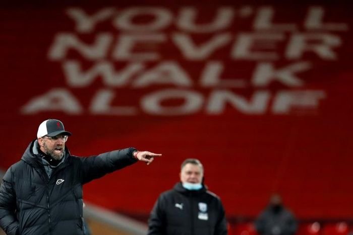 Liverpool manager Jurgen Klopp (left)says his side's poor form in the Premier League is "no catastrophe"