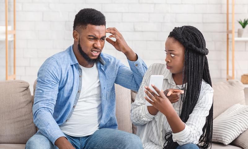 Ladies: Here are 6 signs he’s using you to get over his ex