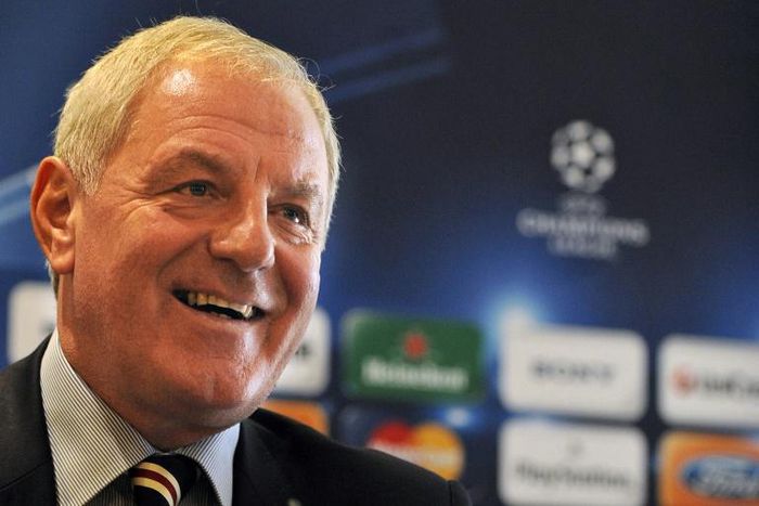 Former Rangers manager Walter Smith is in hospital recovering from an operation