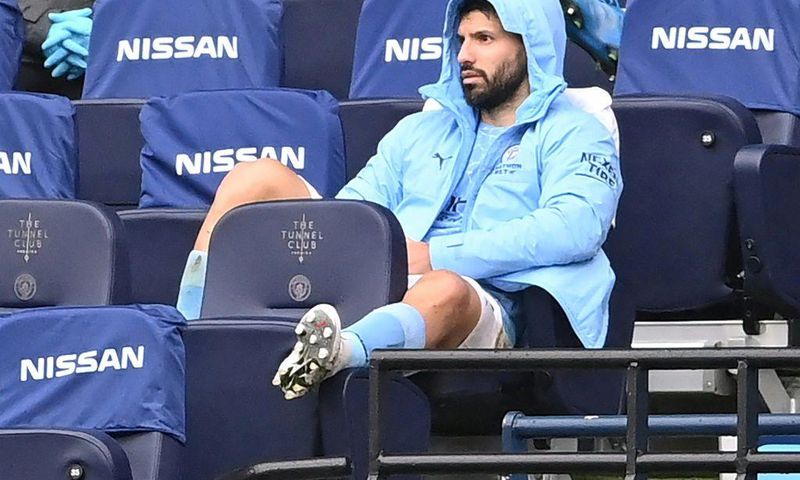Sergio Aguero missed a penalty in Manchester City's 2-1 defeat by Chelsea