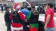 Police officers dress as Santa Claus and Elf to arrest drug trafficker in a dramatic style