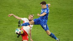 No way through: Leipzig midfielder Kevin Kampl (left) tussles with Hoffenheim's Christoph Baumgartner