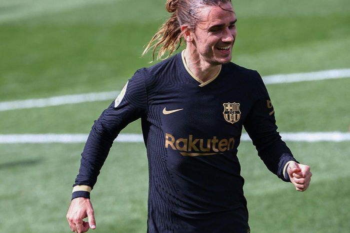 Antoine Griezmann scored both goals in Barcelona's come-from-behind win at Villarreal, and the Catalans are well-placed now to pip Atletico Madrid to the Spanish title