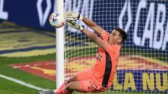 River Plate are hoping fifth choice goalkeeper Leo Diaz will be available for Wednesday's Copa Libertadores game against Santa Fe, following a Covid-19 outbreak that has decimated the Argentine club's roster