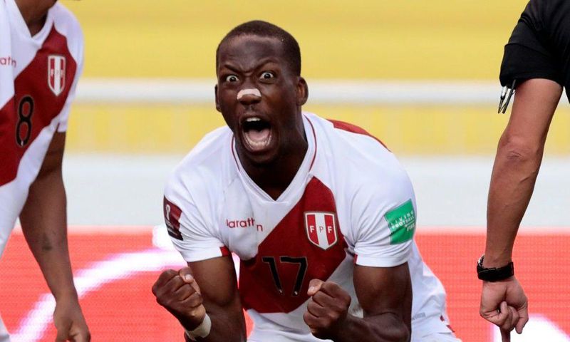 Luis Advincula was the unlikely hero as Peru stunned Ecuador in Quito to earn their first win of the qualifying campaign