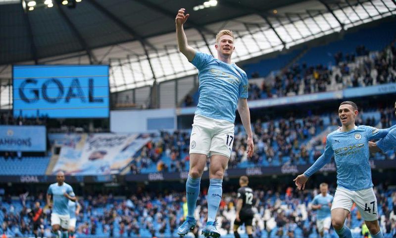 De Bruyne double: Kevin De Bruyne became just the third player to win the PFA player of the year award in two consecutive seasons