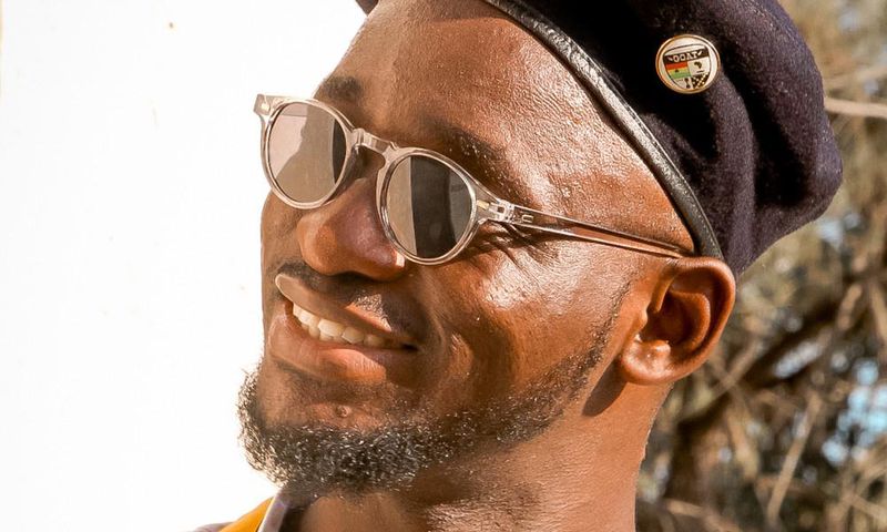 Avit ushers in the summer of love with bright and hopeful single “Cantona”
