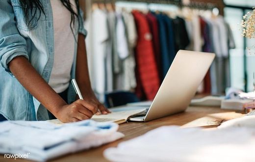 4 things you should know when shopping for clothes online