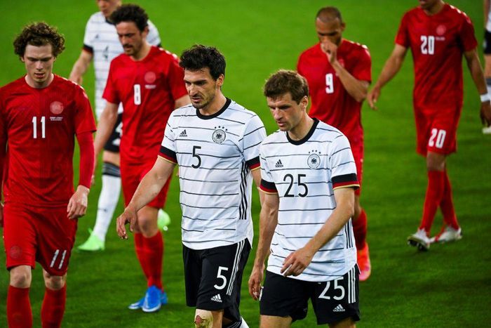Mats Hummels (centre, left) and Thomas Mueller (centre right) were among four players who sat out Germany training Monday