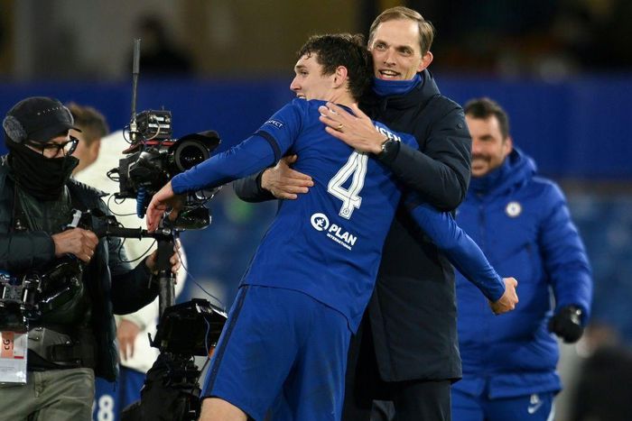 Chelsea manager Thomas Tuchel celebrates with Andreas Christensen