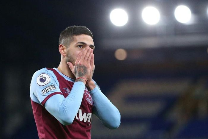 West Ham midfielder Manuel Lanzini has apologised after breaking coronavirus rules