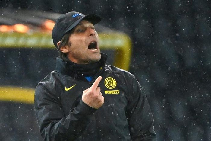 Inter Milan coach Antonio Conte was sent off for clashing with the referee in Udine.