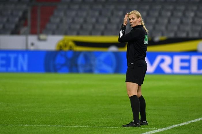 Ex-Bundesliga referee Bibiana Steinhaus has married her partner, English former ref Howard Webb