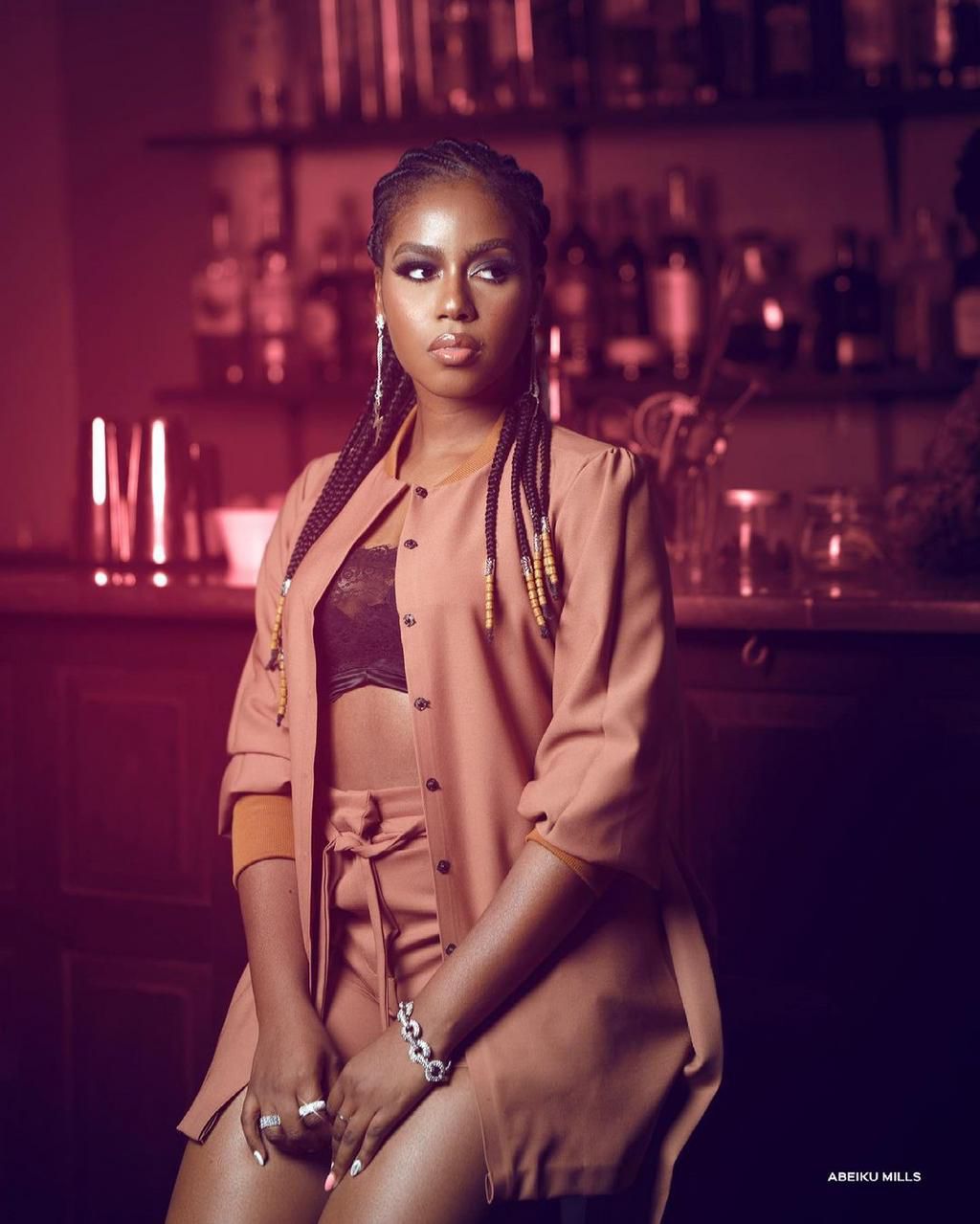 MzVee
