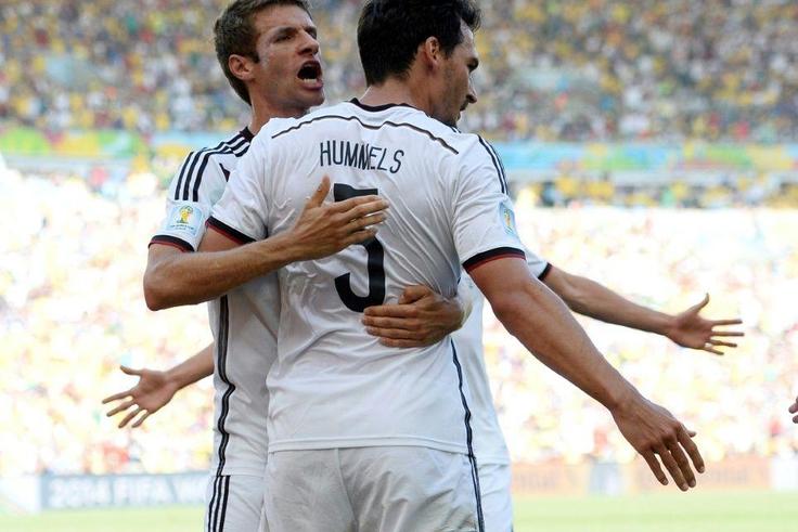 Mats Hummels (R) and Thomas Mueller (L) were on Wednesday both recalled to the Germany squad for the Euro 2020 finals