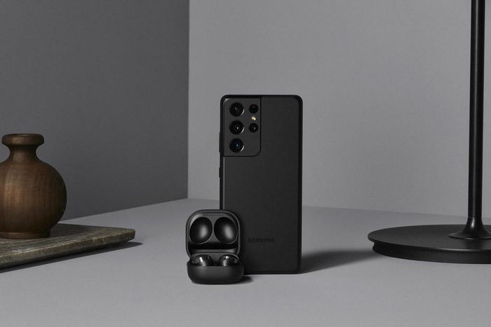 Galaxy S21 ultra budspro lifestyle black