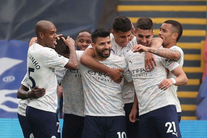 Manchester City celebrate Sergio Aguero's goal at Crystal Palace