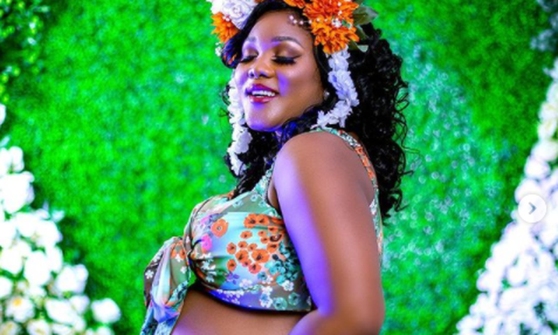 Akosua Vee