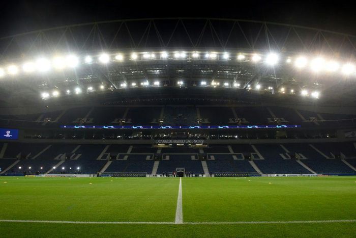 The last time Manchester City layed in the Dragao in December the stands were empty