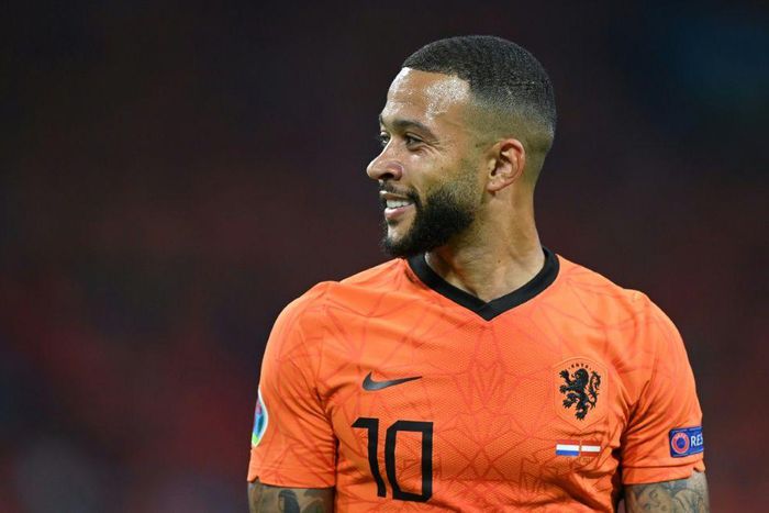 Memphis Depay's penalty set the Netherlands on the way to their 2-0 win over Austria