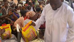 Salt FM boss donates food items to widows at Kumawu and Mampong on Boxing Day