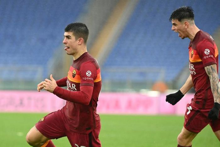 Roger Ibanez was one of two players brought on in extra-time of Roma's 4-2 Italian Cup defeat to Spezia, taking them over the five-sub limit