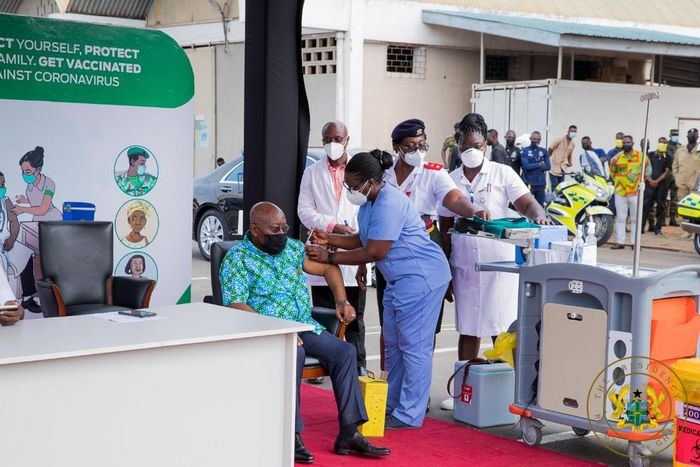 President Nana Akufo-Addo  taking the COVID-19 vaccine