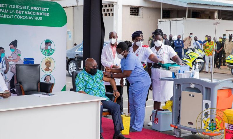 President Nana Akufo-Addo  taking the COVID-19 vaccine