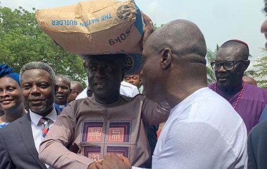 Captain Smart carrying cement bag2