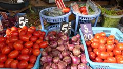 Prices of basic commodities such as Tomatoes and onions are set to rise. (Fiveprime)