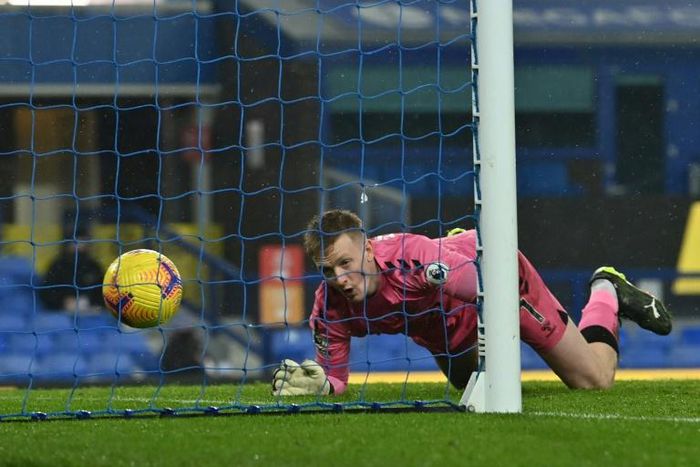 Everton goalkeeper Jordan Pickford was blamed for failing to keep out Youri Tielemans' equaliser for Leicester