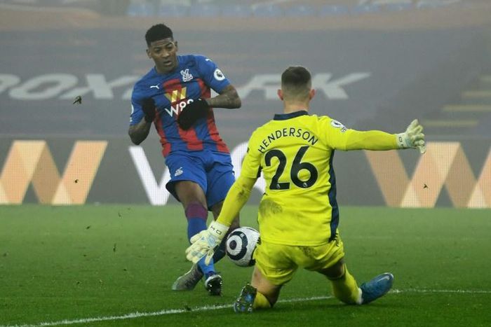 Patrick van Aarnholt (left) missed by far the best chance as Manchester United were held 0-0 at Crystal Palace
