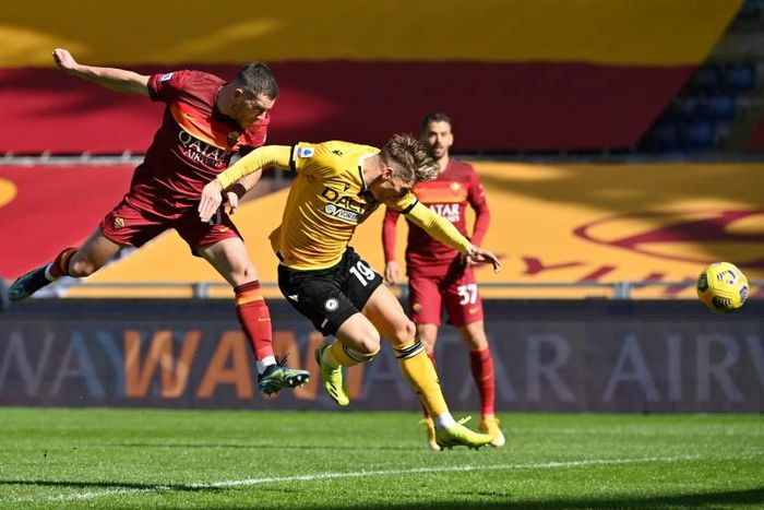 Jordan Veretout powered Roma into the lead with a fifth-minute header against Udinese