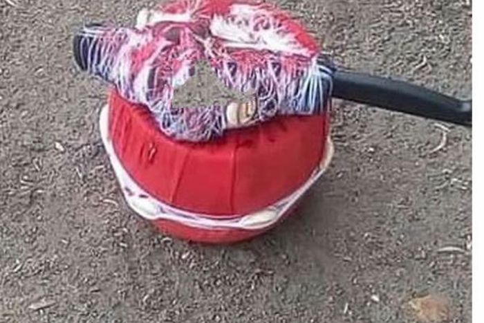 Ghanaian man in fear after finding a pot covered with red cloth & knife in his shop