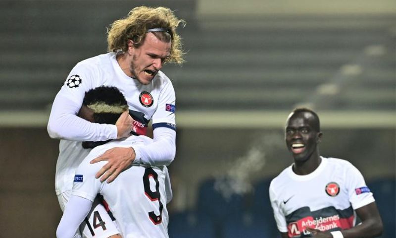 Midtjylland's Scholz (L) scored the opening goal against Atalanta