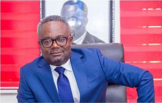 'President Biscuit' - Cape Coast residents mock Akpaloo after sharing biscuits instead of cash
