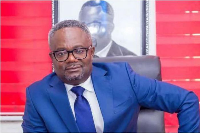 'President Biscuit' - Cape Coast residents mock Akpaloo after sharing biscuits instead of cash