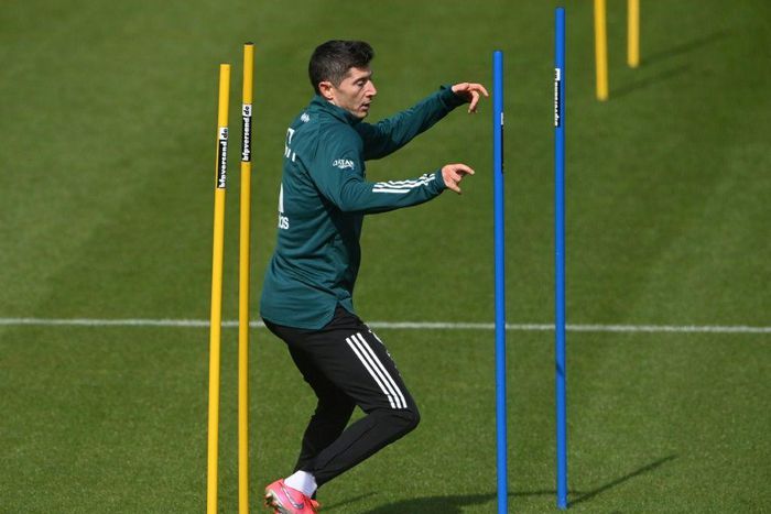 Robert Lewandowski is set to make his return after injury for Bayern Munich at Mainz on Saturday