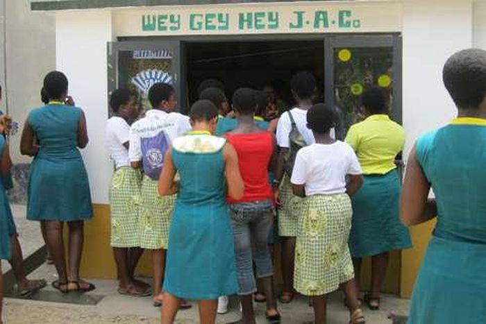 ___7383541___2017___9___27___15___Wesley-Girls